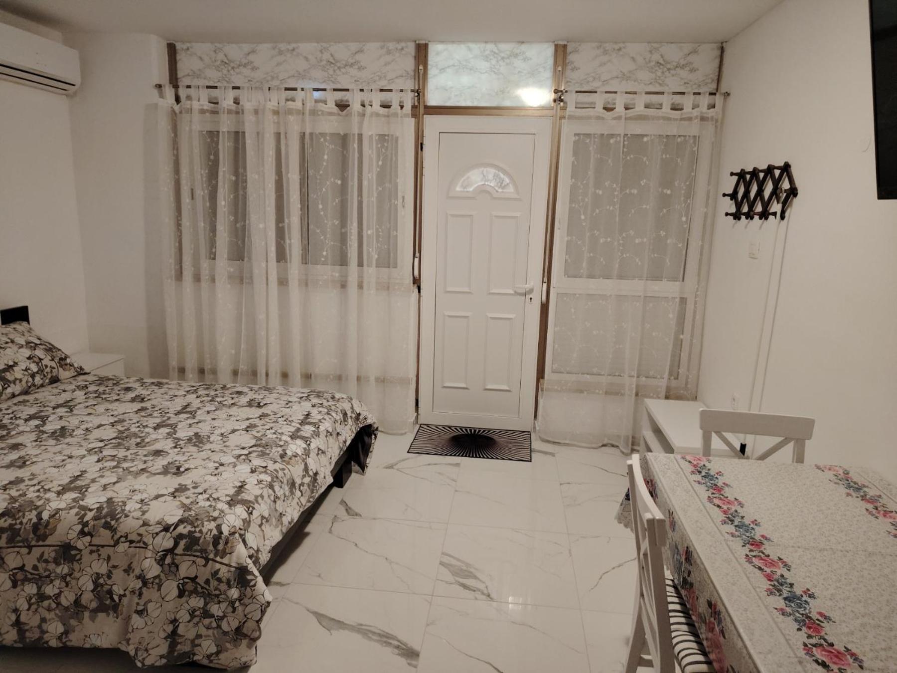 Studio-Apartman Ella بوريتش المظهر الخارجي الصورة